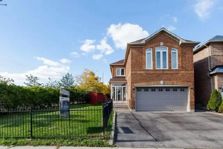 LARGE 4 BEDROOMS DETACHED HOUSE - MAVIS & MATHESON (HEARTLAND)