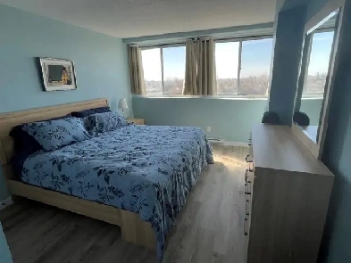 $1550 BRIGHT ONE BEDROOM, GREAT LOCATION