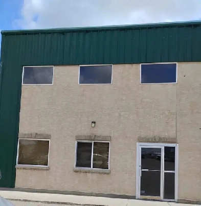 Commercial Shop Bay for Lease