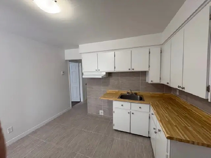 Grand Logement 4½ ensoleillé au rez-de-chaussée