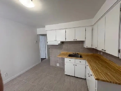 Grand Logement 4½ ensoleillé au rez-de-chaussée