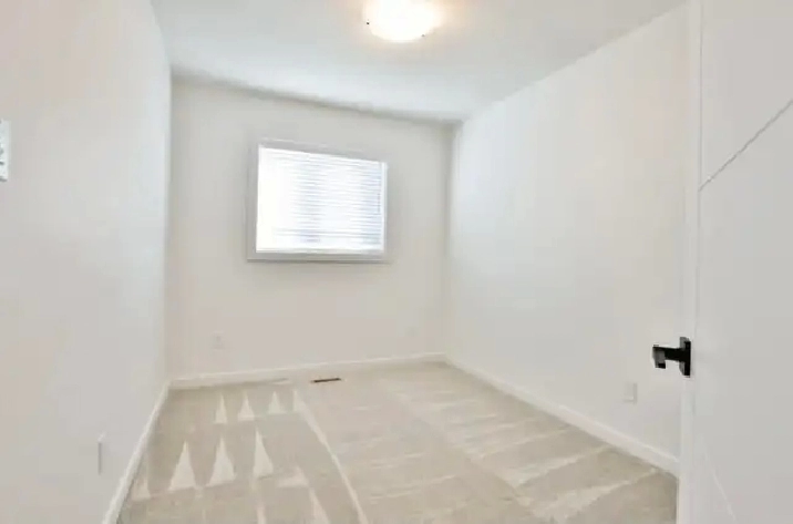 Bedroom in Copperwood-Avail May 1st