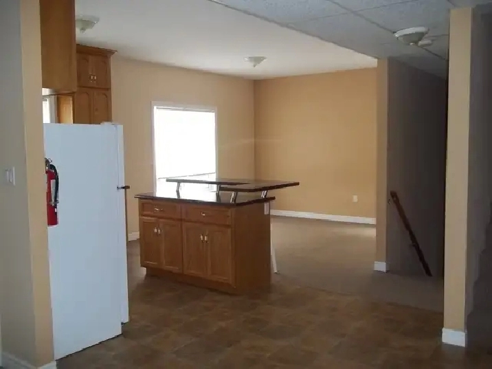 FOUR-BEDROOM APARTMENT - NORTH BAY