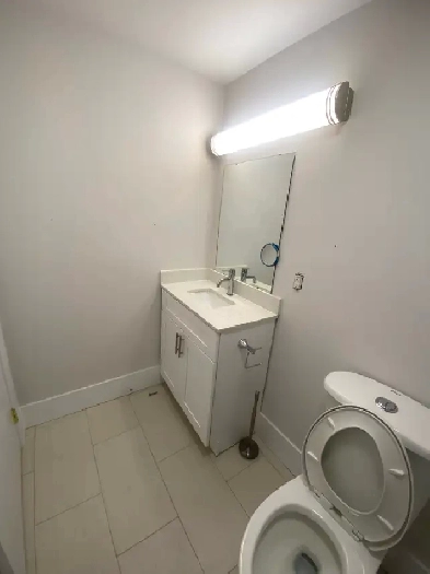 Prime Downtown Orillia - Spacious 2-bedroom Apartment