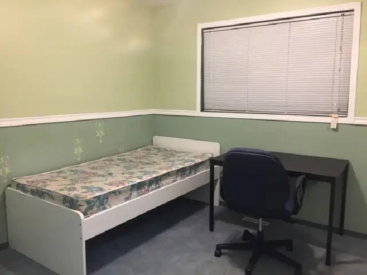 Room for rent near LRT station