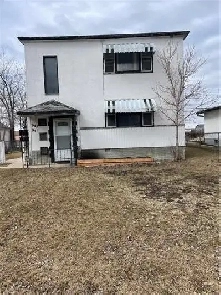 Available NOW - 3 Bedroom Upper Duplex