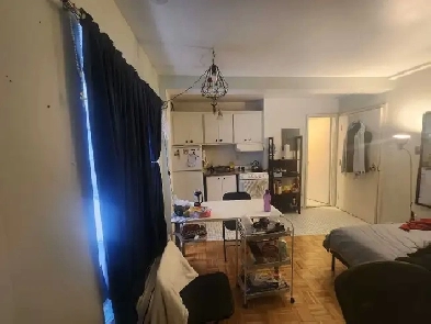 studio métro Laurier/juin