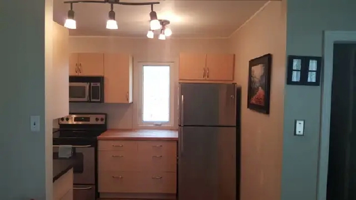 Available now, Crescentwood Winnipeg, 3 bedrooms 1 bathroom