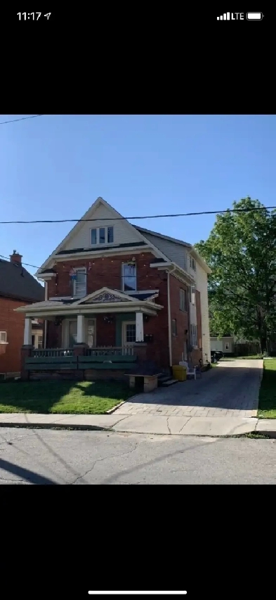 $650 Utilities Included - 22 Ezra Avenue - Students Only