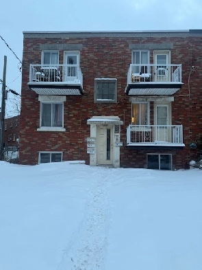 À louer 4 1/2 avec parking près Métro Saint-Michel