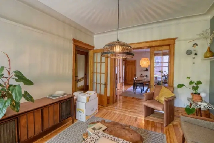 Very nice and big 7.5 apartment for rent in Outremont