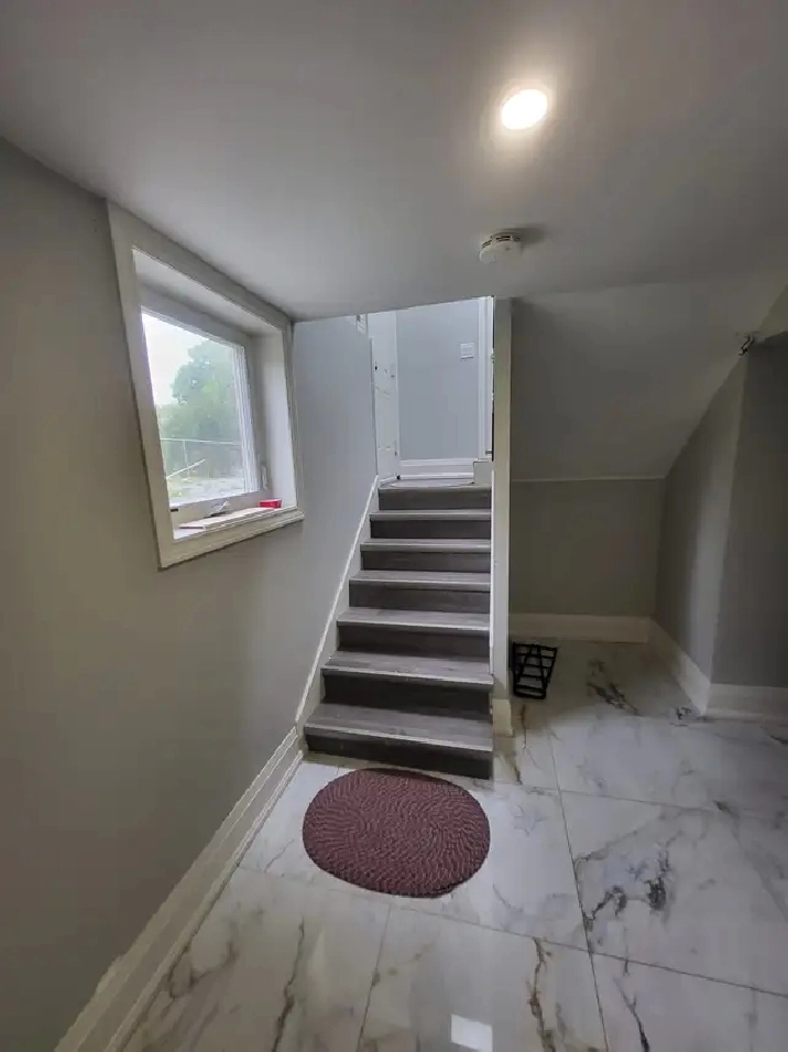 2 BR available for Rent near TTC & Hwy401 - Scarboroughgh