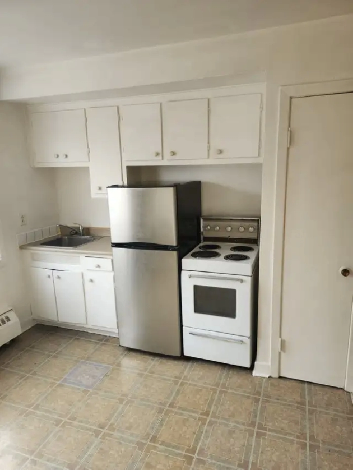 Lasalle Magnifique Grand 2 ½ disponible pour maintenant ou mai.