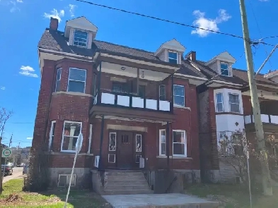 3 Bedroom Sandy Hill Apartments for Rent (Somerset/Blackburn)