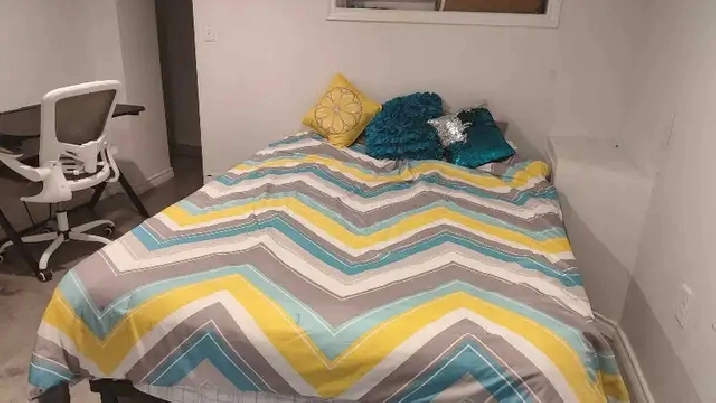 Private Furnished room /female