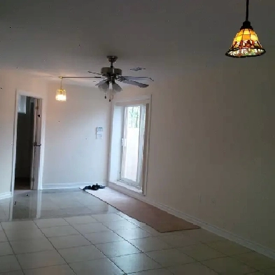 STUNNING 2 bdrm 2 full baths ensuite laundry $2285