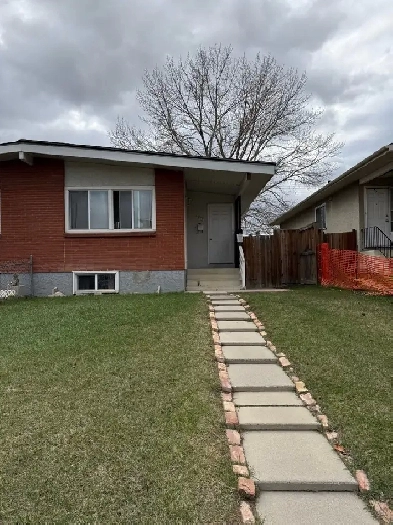 Spacious Room for rent in Forest Hieghts