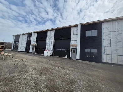 Condo industriel neuf à louer / Lavaltrie