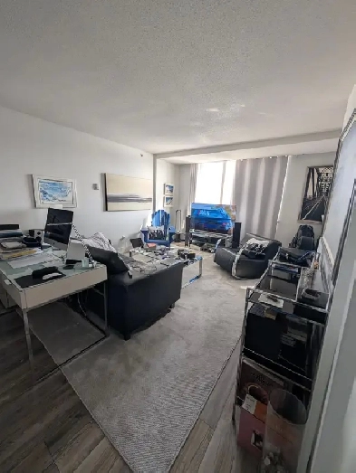 Unfurnished 1 Bed, 1 Bath Top Floor Apartment