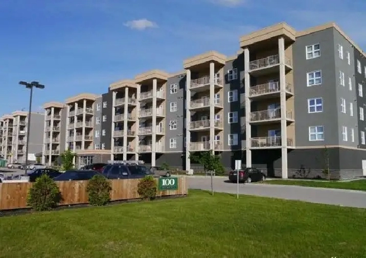 Modern 1 Bedroom Condo in River Park South - 503-100 Creek Bend