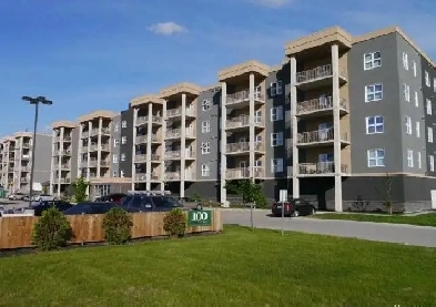 Modern 1 Bedroom Condo in River Park South - 503-100 Creek Bend