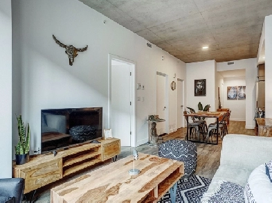 Modern 2BR in Vancouver | Fully Furnished | Flexible Lease