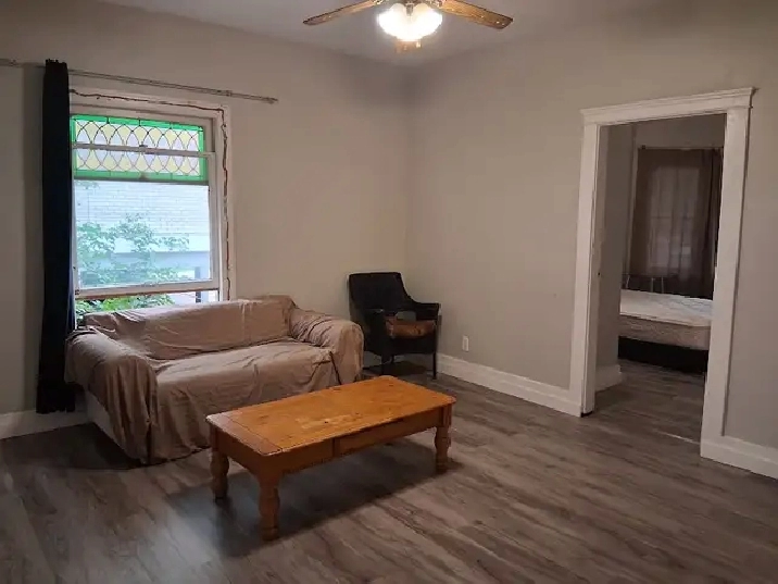 (DOWNTOWN)  Spacious 2-Bedrooms Apartment, Furnished, Quiet!