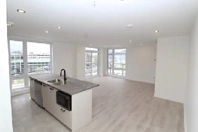 Très  Grand  Condo 5 1/2  à louer