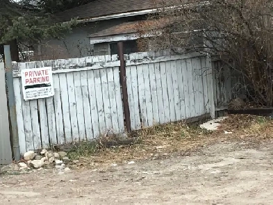 3 min Walk to SAIT - Private parking for rent