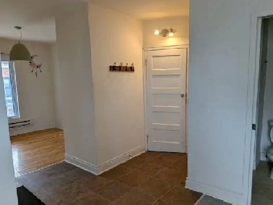 Beau 3 1/2 à louer - SJSR