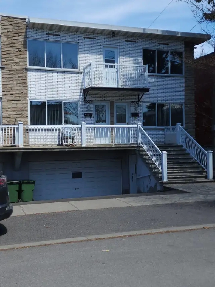 5 1/2 with air conditioner, one balcony and one patio