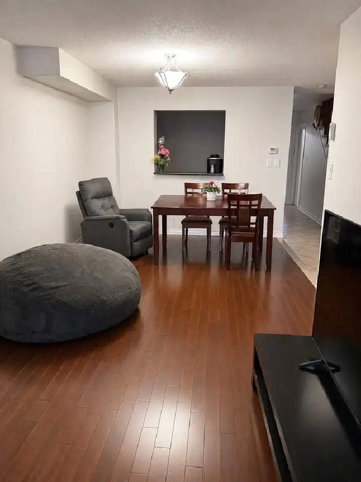 Main Floor Townhouse for Rent – Available June 15