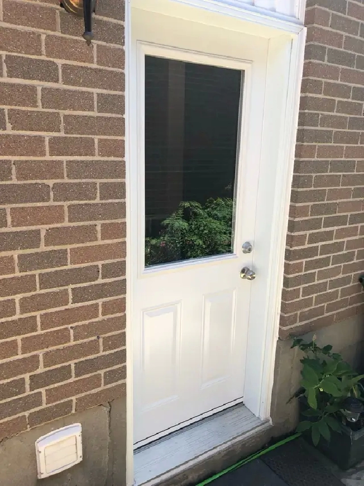 FURNISHED ROOM FOR RENT.