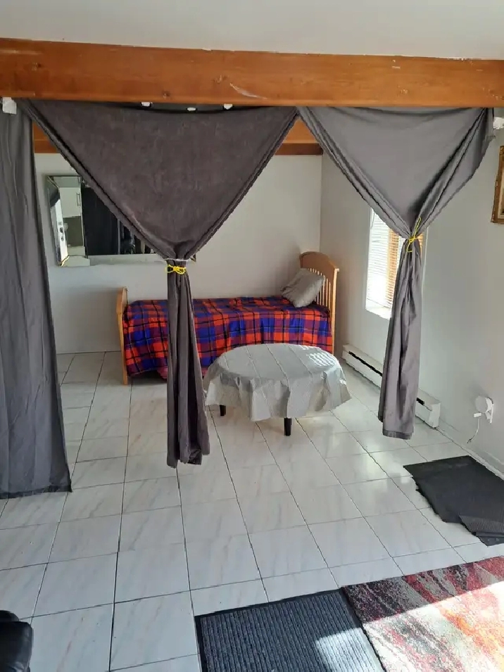 CHAMBRE a louer 5 min. du métro Cartier libre 600$