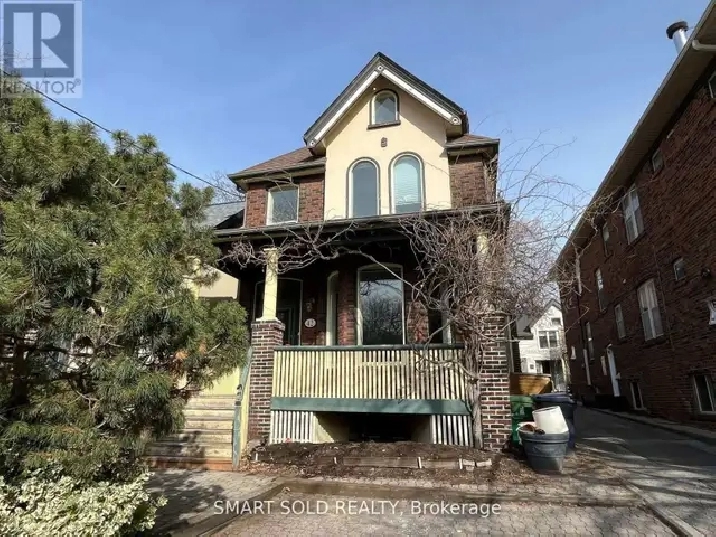 For Sale: Rare DT Detached   Coach House | Cabbagetown