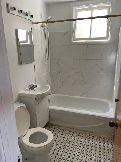 4 1/2 sur la 12e avenue/Robert (métro St-Michel)