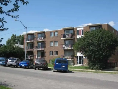 Sunalta Large innercity 1BR apt - 20 min to downtown Calgary