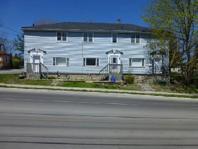 Great Student Rental In Fantastic Location 361 King St W