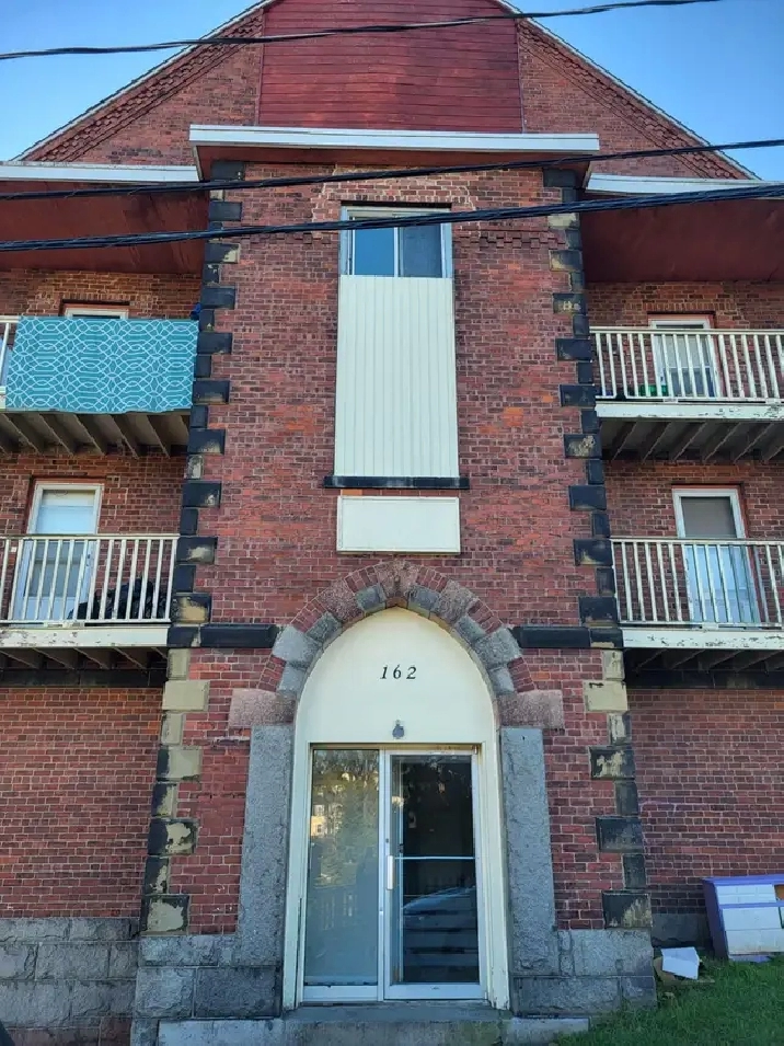 162 Charlotte St, West, #12