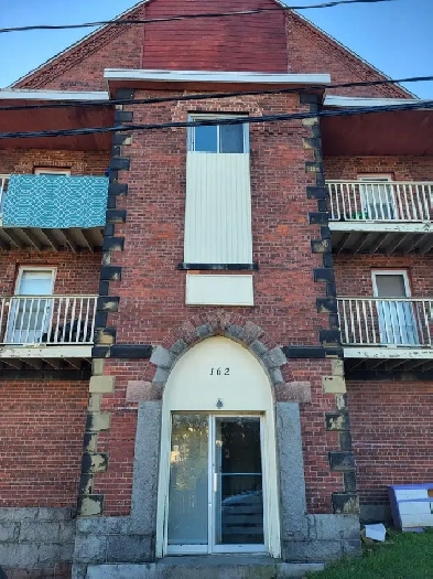 162 Charlotte St, West, #12