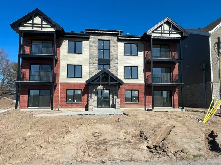 SIX LOGEMENTS 2026 DE 4 ½ AVEC PIÈCE BUREAU A SABREVOIS