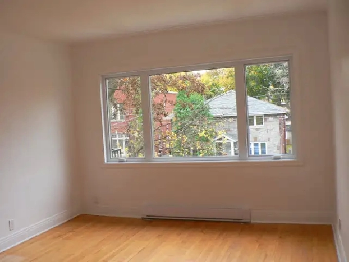 NDG 3Bed1bath   office spacious apartment -2nd floor Duplex