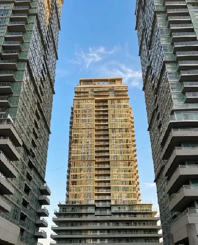 Signing Bonus: 1 Br/Bath | Parking | Locker | near STC