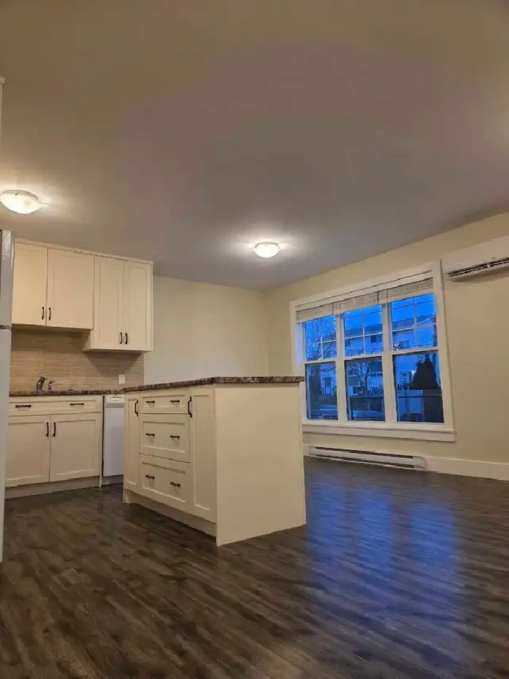 Modern 1 Bedroom – Easy Living | Ground Level | In-Suite Laundry