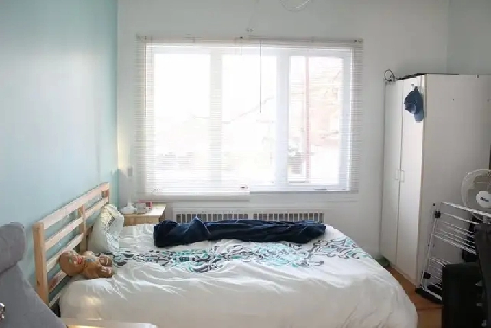 1er juillet au 2ième étage près Université et Cégep Garneau