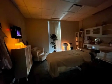 Burlington Room - Great Price, Great Location, Must See!