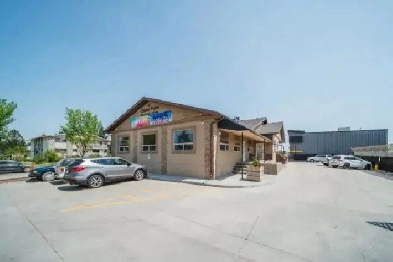 PROFFECIONAL MAIN-LEVEL SPACE FOR LEASE 2,500 SQ - MOVE IN READY