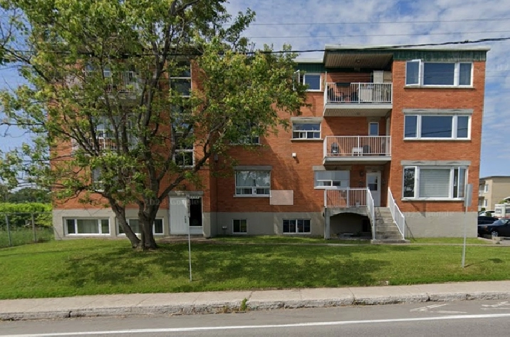 Beau 2 1/2, Charlesbourg, demi sous-sol Juillet PROMO