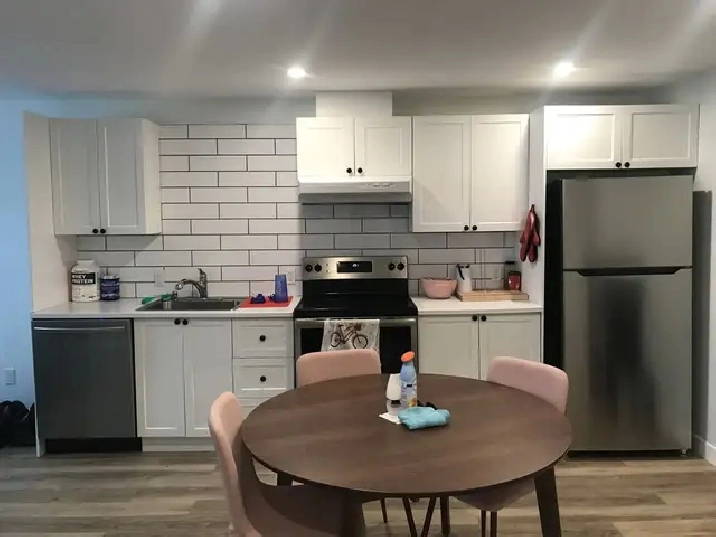 Superbe grand 4 1/2 Ste-Foy tout-inclus meublé juillet