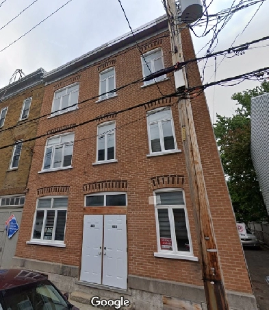 Beau et très grand 7 1/2, 4 chambres, St-Sauveur, Juillet